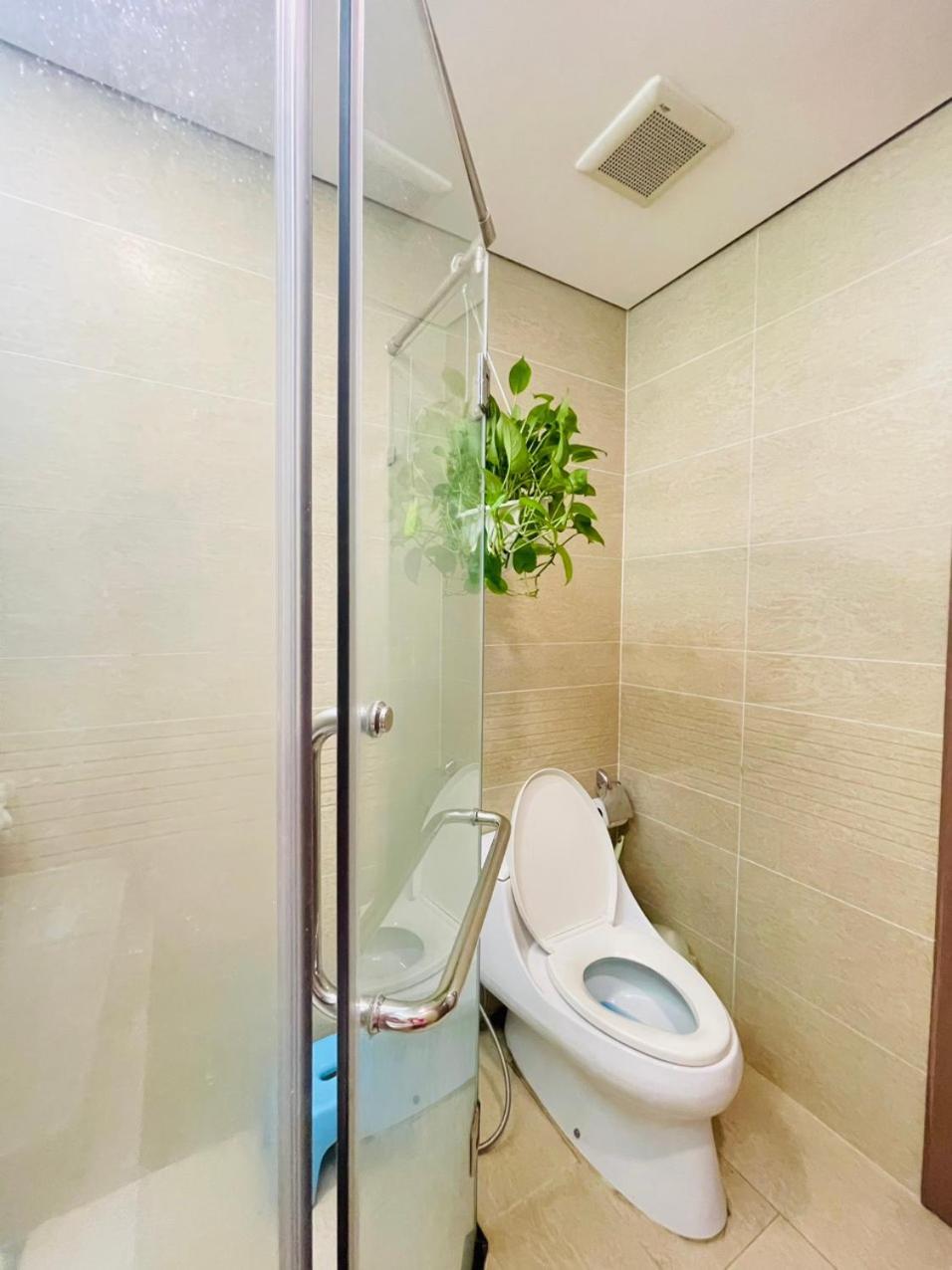 Hana Homestay- 1 Phong Ngu Trong Ho Chu Nha Dang O Tai Park 4-vinhome Park Tan Cang Binh Thanh Hcm- Sat Landmark 81