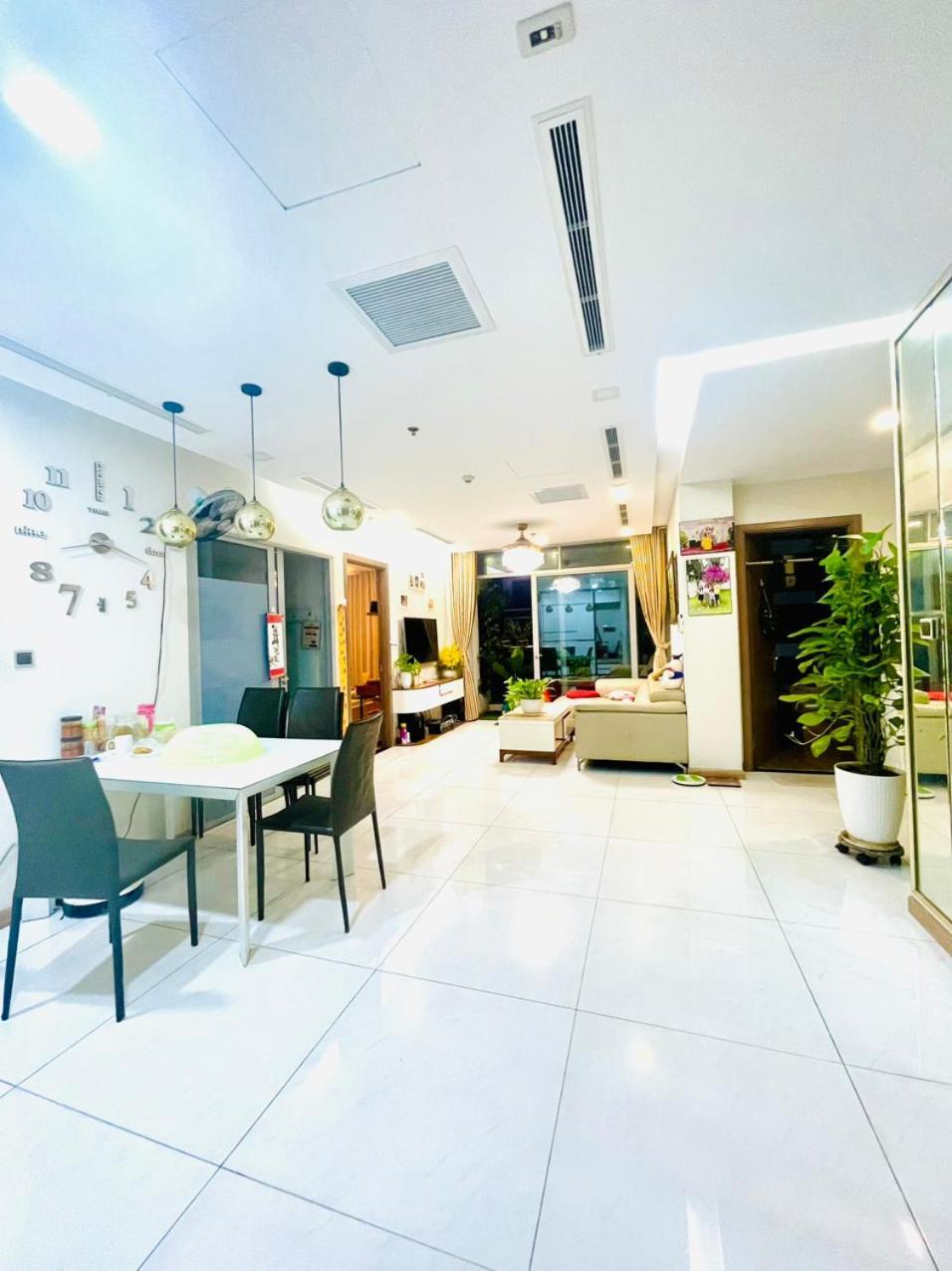 Hana Homestay- 1 Phong Ngu Trong Ho Chu Nha Dang O Tai Park 4-vinhome Park Tan Cang Binh Thanh Hcm- Sat Landmark 81 Homestay *
